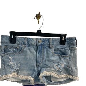 American Eagle Outfitters ladies stretch light wash boho distressed shortie sz 6